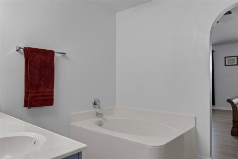 Casa en venta en Spring Hill, Florida, 4 dormitorios, 264.86 m2 № 1830004 - foto 29