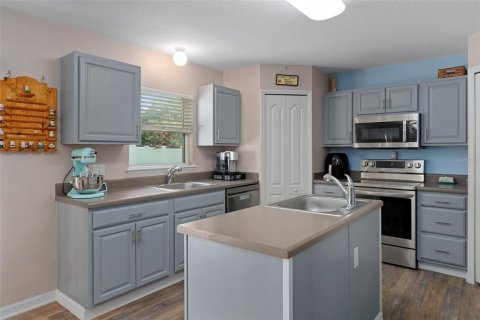 Casa en venta en Spring Hill, Florida, 4 dormitorios, 264.86 m2 № 1830004 - foto 19