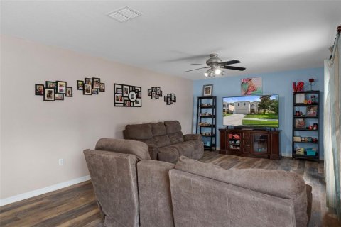 Casa en venta en Spring Hill, Florida, 4 dormitorios, 264.86 m2 № 1830004 - foto 15
