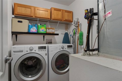 Casa en venta en Spring Hill, Florida, 4 dormitorios, 264.86 m2 № 1830004 - foto 13
