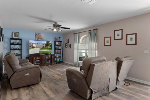 Casa en venta en Spring Hill, Florida, 4 dormitorios, 264.86 m2 № 1830004 - foto 14