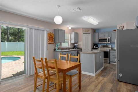 Casa en venta en Spring Hill, Florida, 4 dormitorios, 264.86 m2 № 1830004 - foto 17