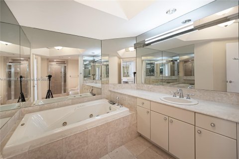 Condominio en venta en Aventura, Florida, 2 dormitorios, 144.93 m2 № 1868168 - foto 11