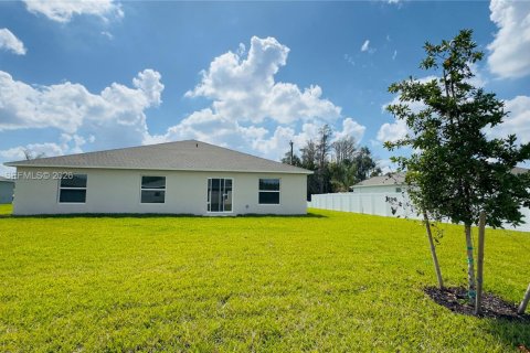 Villa ou maison à louer à Lehigh Acres, Floride: 4 chambres, 204.85 m2 № 2080118 - photo 18
