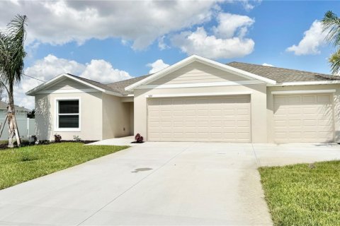 Villa ou maison à Lehigh Acres, Floride 4 chambres, 204.85 m2 № 2080118