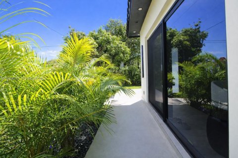 Villa ou maison à vendre à Miami, Floride: 3 chambres, 115.57 m2 № 2067745 - photo 16