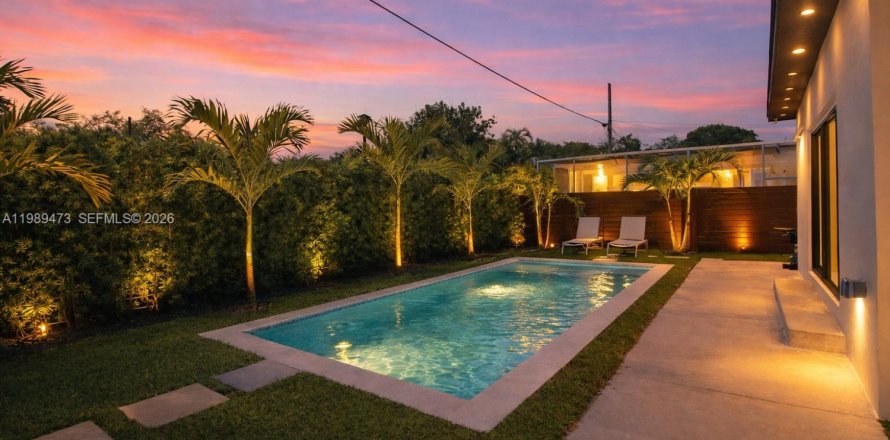 Villa ou maison à Miami, Floride 3 chambres, 115.57 m2 № 2067745