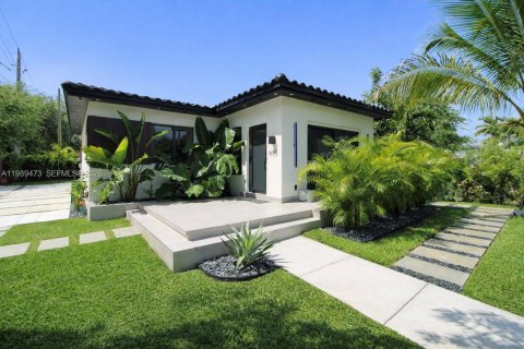Villa ou maison à vendre à Miami, Floride: 3 chambres, 115.57 m2 № 2067745 - photo 2
