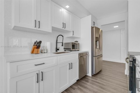 Copropriété à louer à South Palm Beach, Floride: 2 chambres, 143.16 m2 № 1976643 - photo 8