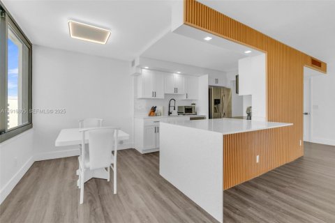 Copropriété à louer à South Palm Beach, Floride: 2 chambres, 143.16 m2 № 1976643 - photo 10