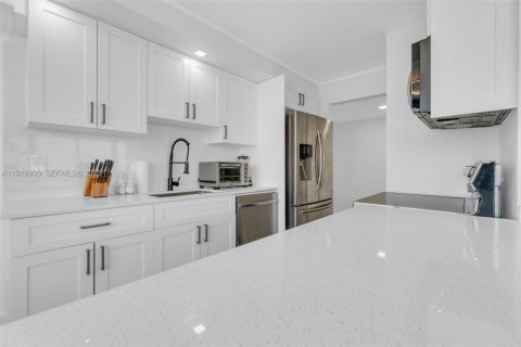 Copropriété à louer à South Palm Beach, Floride: 2 chambres, 143.16 m2 № 1976643 - photo 11