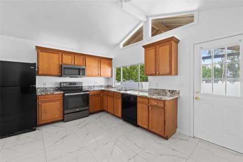 House in Tampa, Florida 4 bedrooms, 115.38 sq.m. № 1873560 - photo 22