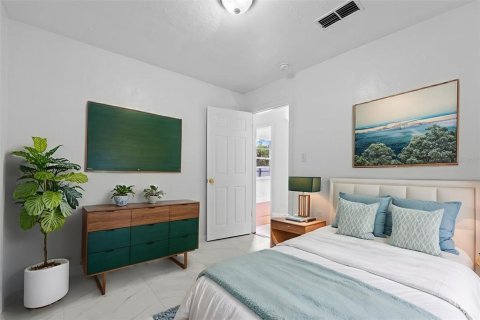 House in Tampa, Florida 4 bedrooms, 115.38 sq.m. № 1873560 - photo 29