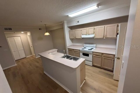 Снять в аренду кондоминиум в Тампа, Флорида 2 спальни, 108.14м2, № 2091502 - фото 3