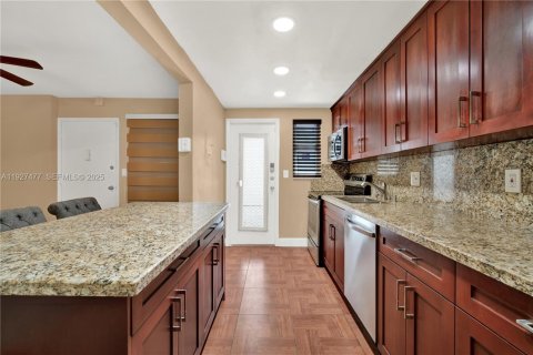 Copropriété à louer à Miami Beach, Floride: 1 chambre, 71.35 m2 № 1986085 - photo 3