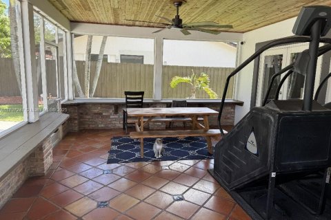 Villa ou maison à vendre à Palmetto Bay, Floride: 4 chambres, 159.05 m2 № 1738610 - photo 10