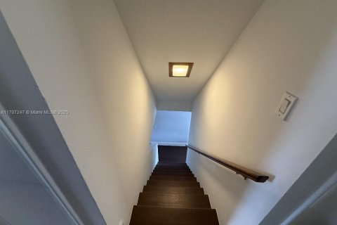 Villa ou maison à vendre à Palmetto Bay, Floride: 4 chambres, 159.05 m2 № 1738610 - photo 24