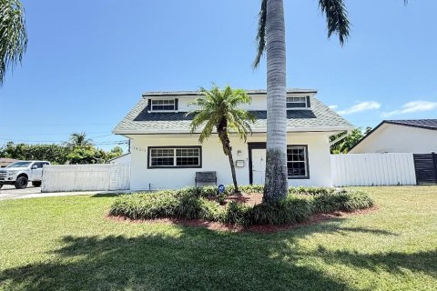 Villa ou maison à vendre à Palmetto Bay, Floride: 4 chambres, 159.05 m2 № 1738610 - photo 1