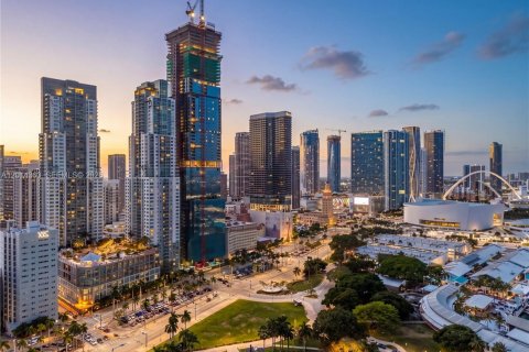 Condo in Miami, Florida, 1 bedroom  № 2076441 - photo 6