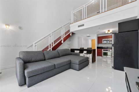 Condo in Miami, Florida, 1 bedroom  № 2076441 - photo 8