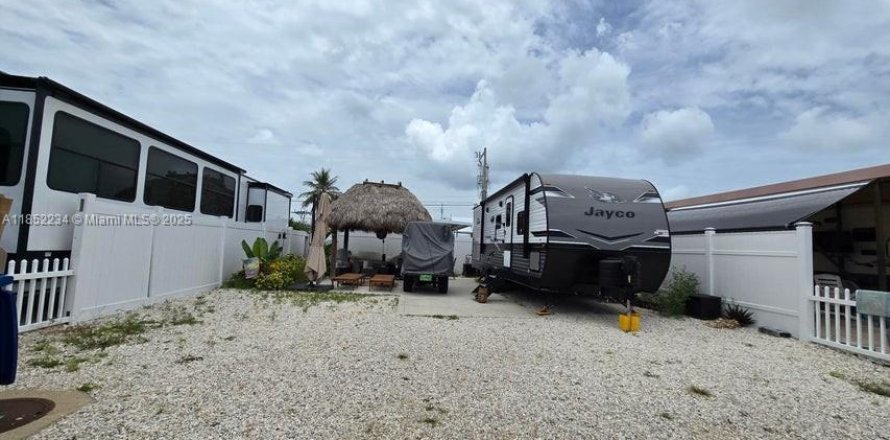 Land in Key Largo, Florida № 1858986