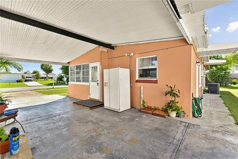 Villa ou maison à vendre à Port Charlotte, Floride: 3 chambres, 86.58 m2 № 2388182 - photo 3