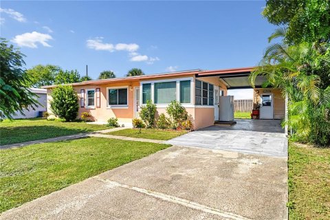 Villa ou maison à Port Charlotte, Floride 3 chambres, 86.58 m2 № 2388182