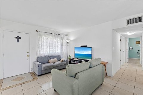 Villa ou maison à vendre à Port Charlotte, Floride: 3 chambres, 86.58 m2 № 2388182 - photo 12