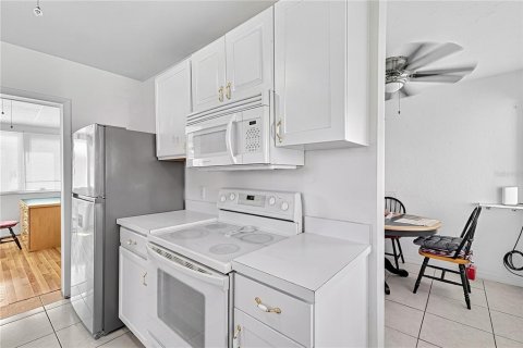 Villa ou maison à vendre à Port Charlotte, Floride: 3 chambres, 86.58 m2 № 2388182 - photo 7