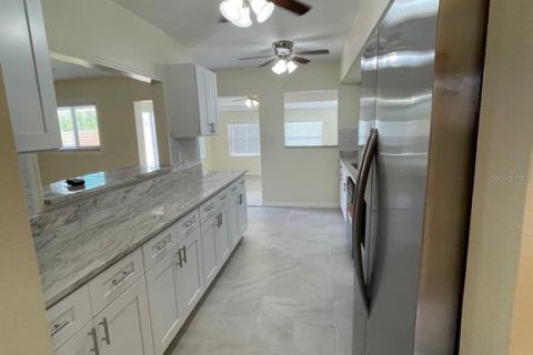 Villa ou maison à louer à Oldsmar, Floride: 3 chambres, 157.56 m2 № 2399512 - photo 4