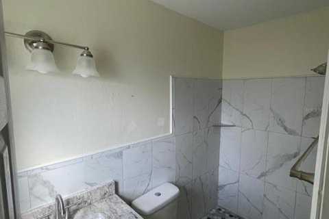 Villa ou maison à louer à Oldsmar, Floride: 3 chambres, 157.56 m2 № 2399512 - photo 6