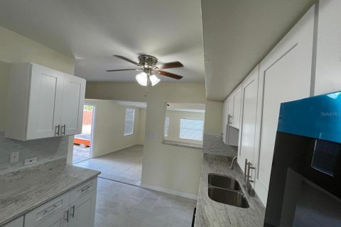 Villa ou maison à louer à Oldsmar, Floride: 3 chambres, 157.56 m2 № 2399512 - photo 5