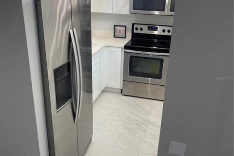 Townhouse in Oldsmar, Florida 2 bedrooms, 120.4 sq.m. № 2221501 - photo 7