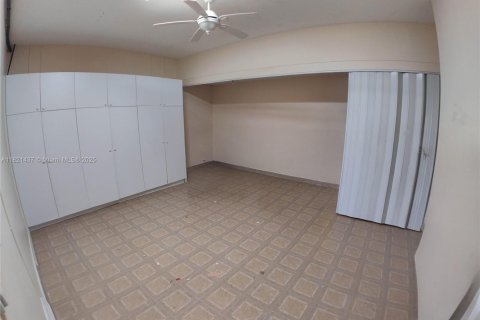 Casa en venta en Pembroke Pines, Florida, 4 dormitorios, 310.94 m2 № 1781686 - foto 11