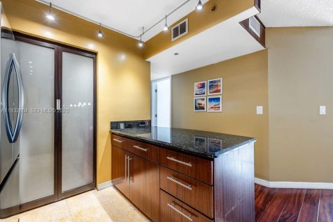 Снять в аренду кондоминиум в Авентура, Флорида 2 спальни, 102.19м2, № 1991500 - фото 10