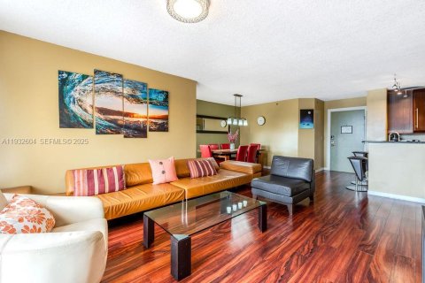 Снять в аренду кондоминиум в Авентура, Флорида 2 спальни, 102.19м2, № 1991500 - фото 6