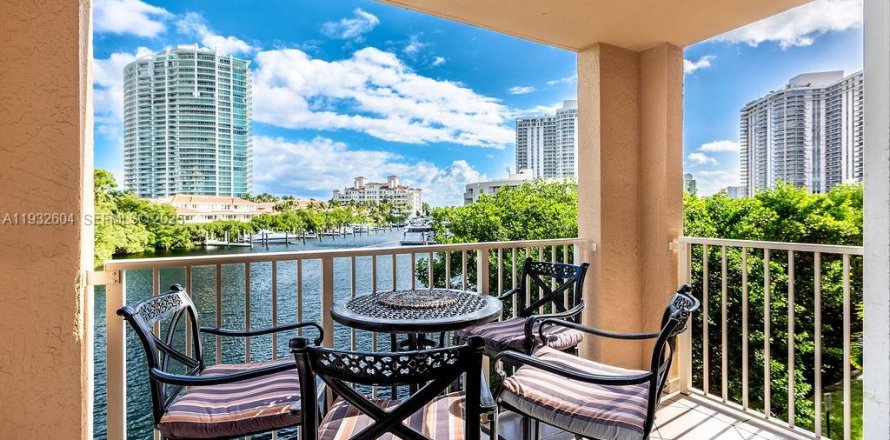 Кондоминиум с 2 спальнями в Авентура, Флорида № 1991500