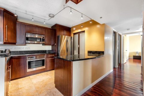 Снять в аренду кондоминиум в Авентура, Флорида 2 спальни, 102.19м2, № 1991500 - фото 8