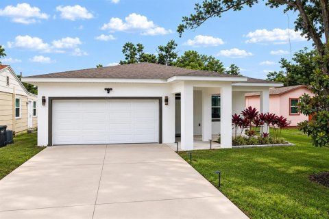 Casa en Saint Petersburg, Florida 4 dormitorios, 200.11 m2 № 2110595