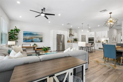 Villa ou maison à vendre à Saint Petersburg, Floride: 4 chambres, 200.11 m2 № 2110595 - photo 20