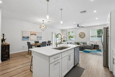 Villa ou maison à vendre à Saint Petersburg, Floride: 4 chambres, 200.11 m2 № 2110595 - photo 14