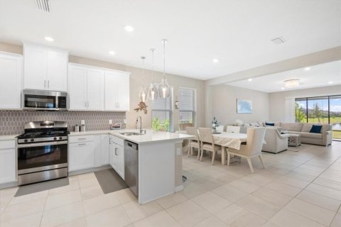 Villa ou maison à louer à Bradenton, Floride: 4 chambres, 272.3 m2 № 2413921 - photo 7