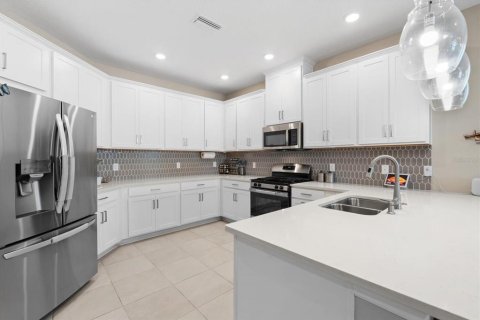 Villa ou maison à louer à Bradenton, Floride: 4 chambres, 272.3 m2 № 2413921 - photo 8