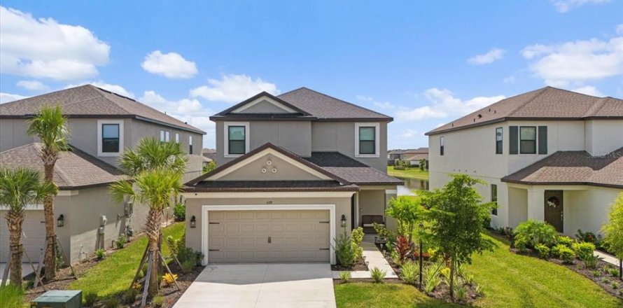 Villa ou maison à Bradenton, Floride 4 chambres, 272.3 m2 № 2413921