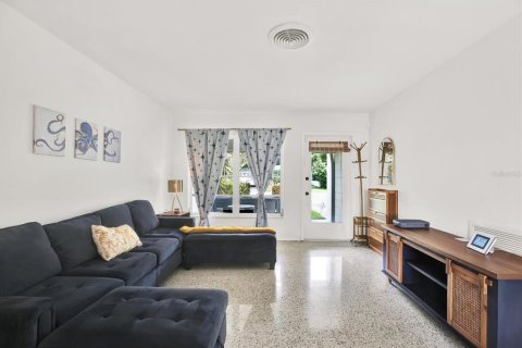 Casa en venta en Gulfport, Florida, 2 dormitorios, 97.92 m2 № 1835216 - foto 5