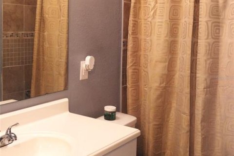 House in Winter Haven, Florida 4 bedrooms, 142.33 sq.m. № 1593163 - photo 8