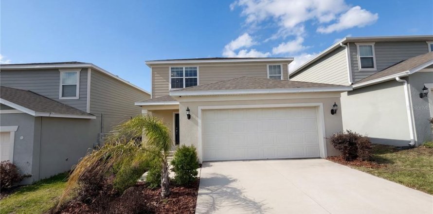 House in Clermont, Florida 4 bedrooms, 205.04 sq.m. № 2116137