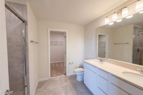 House in Clermont, Florida 4 bedrooms, 205.04 sq.m. № 2116137 - photo 17