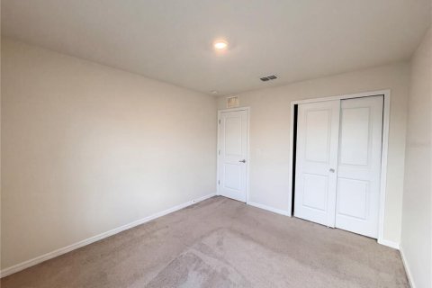 House in Clermont, Florida 4 bedrooms, 205.04 sq.m. № 2116137 - photo 15