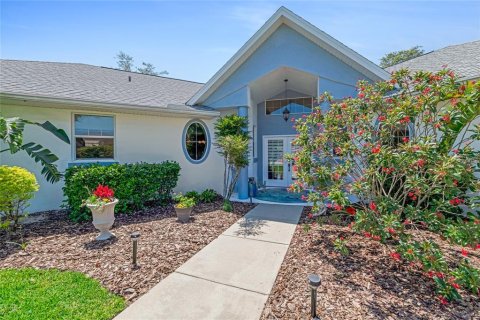 House in New Smyrna Beach, Florida 3 bedrooms, 282.52 sq.m. № 1632496 - photo 3